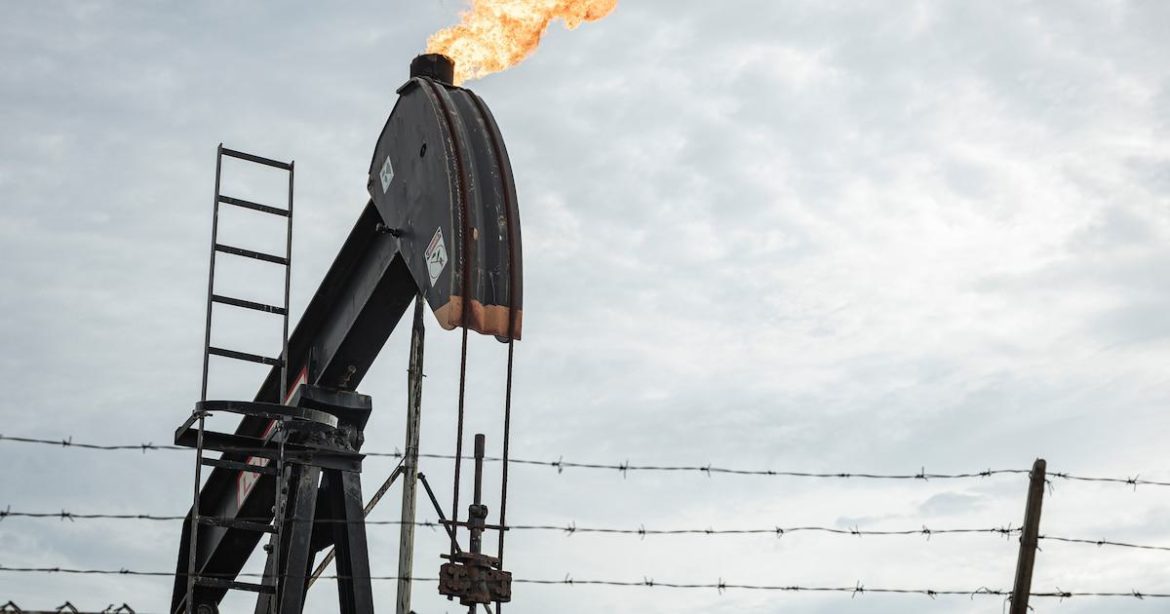 PDVSA y ENI firman acuerdo para aumentar producción de petróleo y gas 