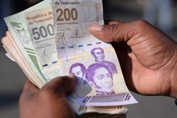 Inician pago del incremento de ingreso integral de trabajadores de mayo: Equivale a US$150