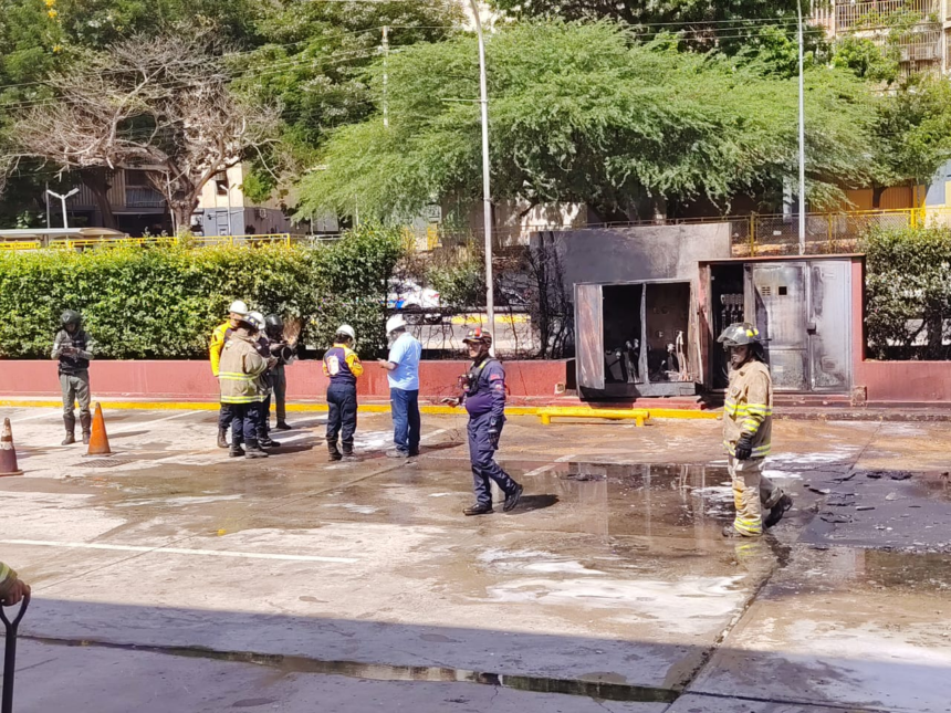 Sistema de Riesgos atendió explosión de transformador en el centro de Maracaibo