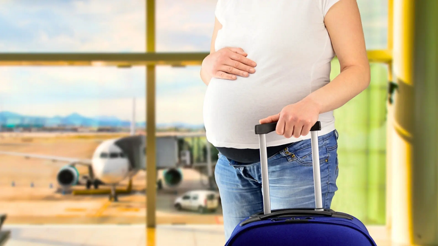 Estados Unidos comienza a revocar visas a extranjeras que viajan para dar a luz