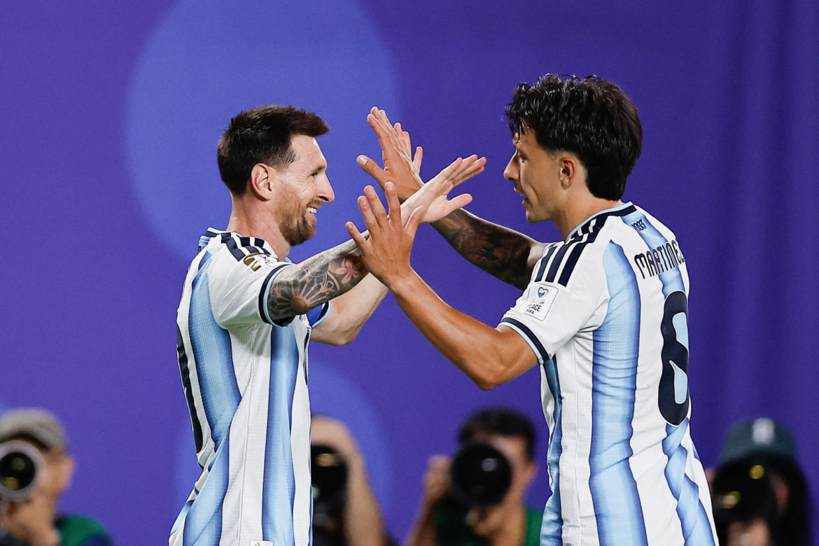 Messi marca hat-trick  en el debut de Argentina en el Mundial contra Argelia