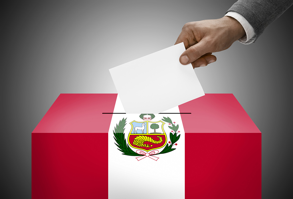 Fujimori lidera presidenciales en Perú y Sánchez busca anular voto en el exterior