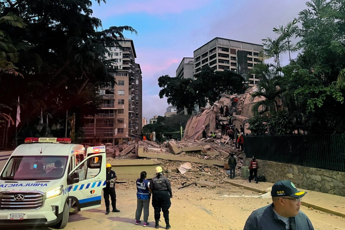 Gobierno declara emergencia por terremotos, llama a médicos y enfermeras a hospitales
