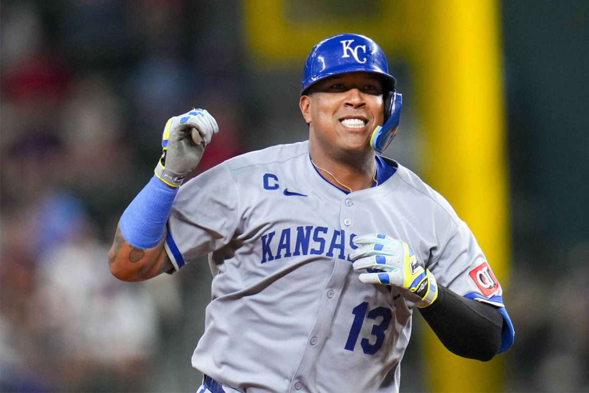 El venezolano Salvador Pérez iguala récord de George Brett como máximo jonronero histórico de los Reales