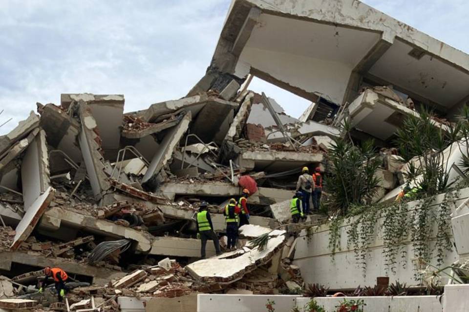 Gobernador de La Guaira contabiliza 1.579 desaparecidos por los terremotos