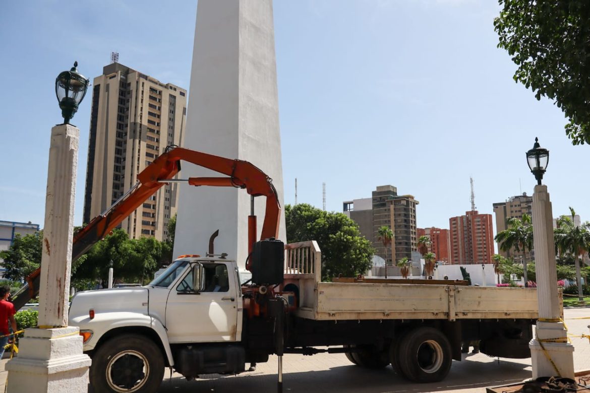 Cierran temporalmente la Plaza de la República por trabajos en el obelisco