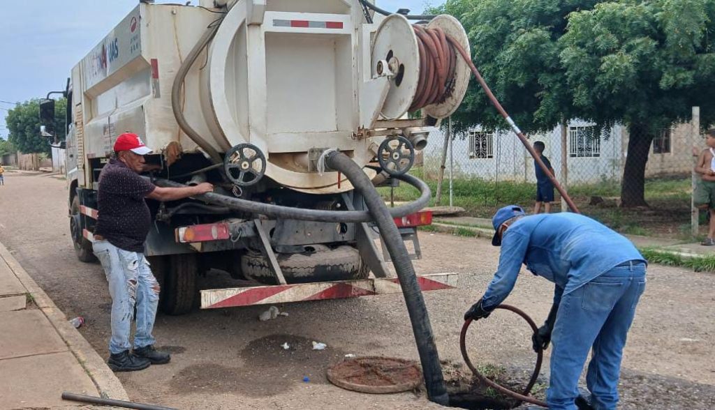 Hidroven interviene sistema de aguas servidas y beneficia a más de 3.500 familias en 8 municipios
