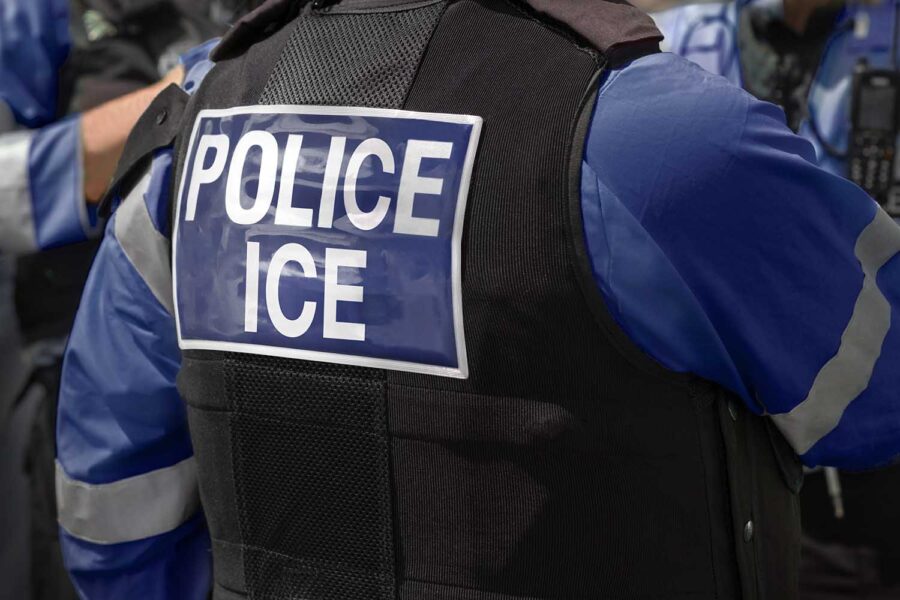 AP: ICE prohíbe a sus agentes realizar persecuciones a alta velocidad y limita los controles viales