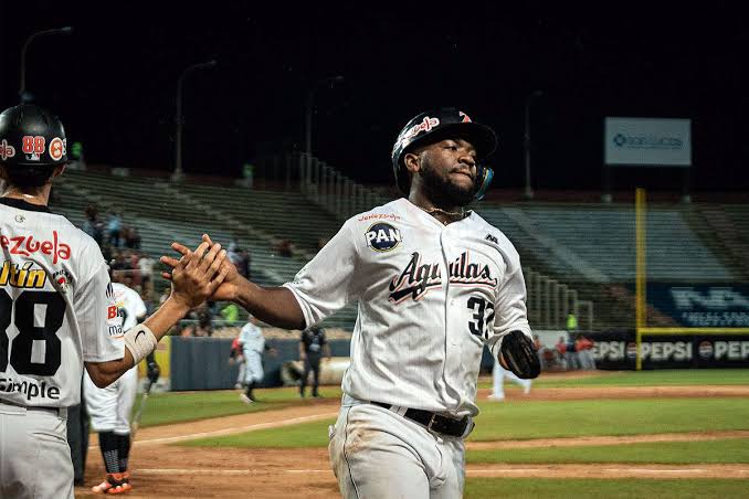 Osleivis Basabe pide reacción a figuras las Águilas del Zulia: “Tenemos que apurarnos muchachos”